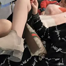 需要脱鞋晾脚视频的私信我 #丝袜 #肉丝 #高跟 #少妇 #黑丝 #原味 #恋足 #吴交 #美脚 #舔脚