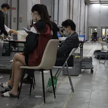 车模卸下了一天的疲惫，换上了拖鞋