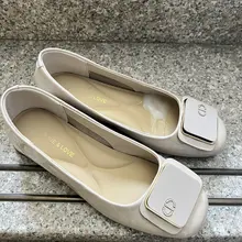 让精液混合在鞋底，和鞋底混为一色