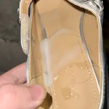 在外人眼里的臭船袜小皮鞋，在变态这里那就砰香。