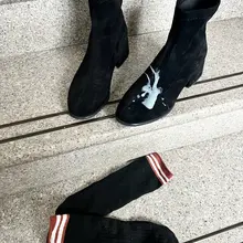 干啥都无神的冬季，索性小少妇的靴袜还挺香的～
