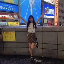 服の上から分かるFカップおっぱいと、 エッチすぎる太もも… 脚に肉棒スリスリして中出し… 気持ちよさそうじゃない？🥺🍼 ゆなで気持ちよくなりたい人は、『いいね…