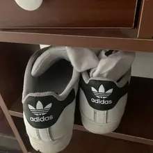#射鞋 #玩鞋 #扫楼 #打胶 一双棉袜瞬间打乱了我对yeezy的计划，看着妹妹鞋垫上的足迹和棉袜上浅浅的印记，哪怕昨天刚爽完少妇姐姐的帆布鞋今天也只能悻悻的…