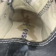 #射鞋 #玩鞋 #扫楼 #打胶 一直没玩过yeezy350本来想去玩下妹子的yeezy的....可到妹子家门口一看到踩着穿的converse就瞬间沦陷了...…