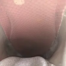 #射鞋 #玩鞋 #扫楼 #打胶 这淡淡臭味的斯凯奇真是舒服，虽然少了点帆布鞋tiger的紧致感，但是把她幻想成鞋主人又骚又臭的大骚逼插起来的时候也会有一种异样…
