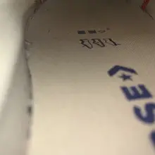 #射鞋 #玩鞋 #扫楼 #打胶 上次就对这双红色converse眼馋不已，刚巧早年的时候不懂事顺过一双...想着狸猫再换个太子好好爽两天。也好在我素来都比较谨…