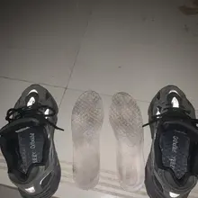 #射鞋 #玩鞋 #扫楼 #打胶 内增高有时候真的是有奇效，原本空空荡荡的鞋子立马变得十分的紧致！原本准备把妹子的阿甘顺回酒店玩一晚上的...结果妹子的yeez…