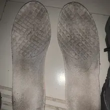 #射鞋 #玩鞋 #扫楼 #打胶 内增高有时候真的是有奇效，原本空空荡荡的鞋子立马变得十分的紧致！原本准备把妹子的阿甘顺回酒店玩一晚上的...结果妹子的yeez…