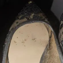 同好投稿，扫到一双黑色高跟，好多脚泥，果断拿到楼道保养。给兄弟爽到了。