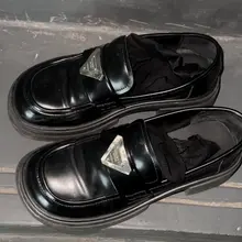给漂亮的小皮鞋里，射进去一些我污秽的染色体吧～