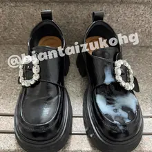 蹲了几日的小皮鞋终于被我玩到了（下雨天跑空几次鞋主还没把鞋子放出来）所以这次定打个如胶似漆射满鞋面💦