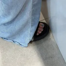 点击观看更多美脚