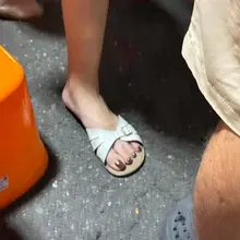 点击观看更多美脚