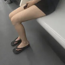 轨道交通的发展不仅极大提升了人们出行的便利度，更重塑了城市的空间格局，让同城化“一小时生活圈”从愿景变为现实 #足 #脚趾 #恋足 #美脚 #凉鞋 #拖鞋 #…