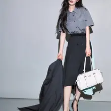 妈妈又出来榨我了，我直接放大看妈妈脚背上的青筋和脚趾缝，再给妈妈换个性感豹纹吊带。杨幂妈妈踩我