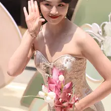 No.mx1511蓝盈莹霸王茶姬活动生图，新中式宫装束腰裙，勒得太紧，身材凹凸有致 [200P+2.11G] #明星生图 #蓝盈莹 自购地址：https://…
