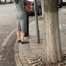兄弟们 这个屁股 你们给几分？我真想从后面做点什么！给个建议！