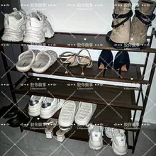 坐标蜀山区，附近就是足浴店，可以算得上是技师公寓了，高跟鞋，还有一些骚鞋啥的，质量还蛮可以的，上楼还遇到很多技师下班，穿着鸡鞋，有想要点位的可以联系 #扫楼…