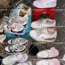 重磅，尾随极品Lolita萝莉到门口，发现鞋子全部放门口，也算得上极品点位了，各种nike，aj，还有lo鞋，这个aj猫爪还怪可爱的，这些精神小妹好像都喜欢穿…