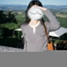 台风天老婆穿拖鞋上班。谁想钻桌底下偷吃车厘子，原来是我啊那没事了🤤 再放一张老婆的日常😋 #足控 #绿帽 #NTR