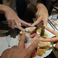 좋은분들 만나 맛난안주에 한잔!! 텔에서 와잎 사진찰칵 ㅋㅋ 즐거운 시간이였어요 함께하실분 !! #부부 #부커 #각방 #9단계 #스크린 #골프…