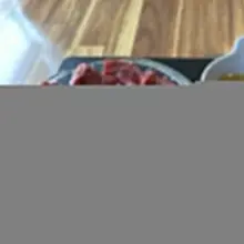오늘은 그냥 대전에서 고기 생각이 나서 들렀다. 잠시 후 나온 뭉태기 부위별 3종. 붉은 결이 단정하게 살아 있고 접시 위에서부터 고기 향이…