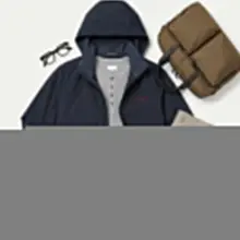 🍂 오늘의 남편 출근룩 가을엔 남자도 분위기를 입는다. 네이비에 베이지, 그리고 브라운 로퍼 한 끗. 꾸민 건 별로 없는데 “오늘 좀 괜찮은데…