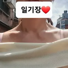 어깨 최대한 예쁘게~찰깍~ 나 몇살인데 이러고 다님 ㅎㅎ