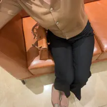 今天最开心的事情就是被一个小孩子管我叫姐姐，本以为今天的穿搭过于成熟还有点心虚呢，现在的小孩子嘴巴真甜～