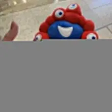 おぉん😭😭 ミャクミャク様のもっちりぬいぐるみはなかったけど 違うタイプ見つけた😭😭😭