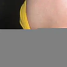 다운블라우스(downblouse) 위에서 아래로 상의 안으로 내려다보며 가슴이나 가슴골이 드러나게 찍는 사진