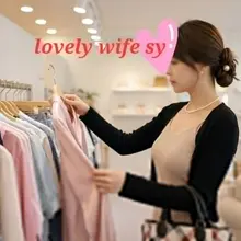 쇼핑에 몰두하는 아내 아내에게 DSLR을 들이미는 나 그걸 한심하게 보는 점원.. 소소한 추억^^ #부부 #커플 #부커만남