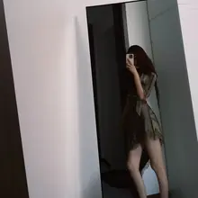 现实中能接受三人行的人还是少数 大多数人的观念似乎依然还很传统