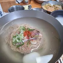 평양냉면 좋아하시는 부부커플님 &amp; 싱글남녀님~👋 평양냉면 같이 하실분~👋 시간날짜 한번 정해보시죵~ ㅎㅎ #부부커플 #초대남 #초대녀