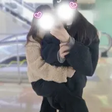 カメラ向けると、私にくっついてくるゆりちゃん(ˆ꜆ . ̫ . ). ̫ . ꜀ˆ)🤎 今週もお疲れ様です。♡
