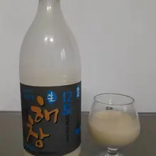 만사천원대 12도짜리 해창막걸리 마시고 헬랠래 와입... 사진 찍어봐~ 라니 ㅋㅋ The expensive Haechang Makgeolli…