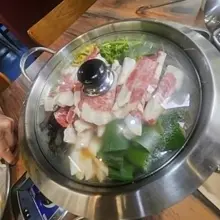 오늘은 사랑하는아내와 함께 아는 형네 가게 ^^~ 맛밥 다들 감기조심 하셔요^^~ 너무 맛낫나게 먹어서 기분이 좋네요~~♡