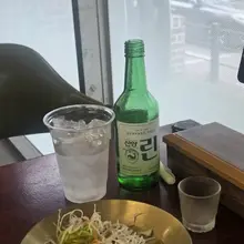 🐹천안 일정 마무리로 아점! 이집때매 천안오는 이유도있다는거~ 우리가 마지막손님으로 장사 마무리..ㅎ 소주는 역시 얼음컵이죠🧊🥛🩷 이제 인천으…