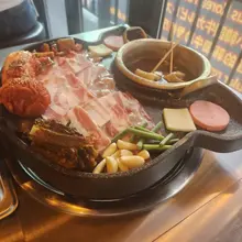 여친이랑 간만에 강남 데이트~ 샘물이가 삼겹살 먹고싶다고해서 좋아하는 냉상집으로~ ㅋ 그나저나 토요일은 낮술맴버가 없네요 ㅠ #부커 #부커만남…