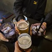 잠시 얼굴보고 카페가려고 들렸는데 갑자기 즉흥 술집 ㅎ 우리는 항상 즉흥으로 급벙 조아햍ㅋㅋㅋㅋ 적응하기 쉽지않아ㅏㅎㅎㅎ 커플만남 너무 조아…