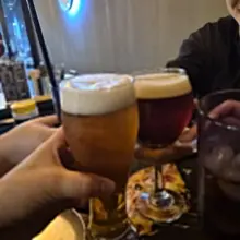 잠시 얼굴보고 카페가려고 들렸는데 갑자기 즉흥 술집 ㅎ 우리는 항상 즉흥으로 급벙 조아햍ㅋㅋㅋㅋ 적응하기 쉽지않아ㅏㅎㅎㅎ 커플만남 너무 조아…