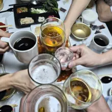 급으로 만나 너무 재밌게 놀았던 3커플!! 술 먹고 게임하고 진짜 잼나게 놀았어오!! 곧 또 봅시다 내 사랑들 ♡♡♡♡ @j_bubu_ @se…