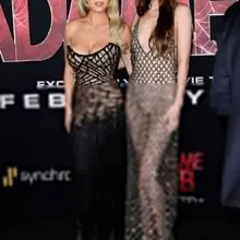 "다코타 존슨(Dakota Johnson)"과 "시드니 스위니(Sydney Sweeney)".. "다코타 존슨(Dakota Johnson)"은…