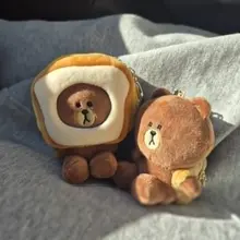 너무 늦게알아서 주변에 재고 하나도 없다고 아쉬워했더니 아조씨가 강건너가서 구해다줌.. 졸귀탱ㅜ 이런거 평생 좋아할거같음