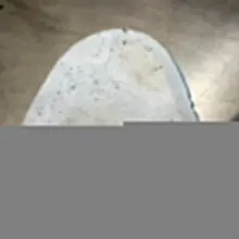 脚尖蛮臭的，味道不是很大，德训玩腻了