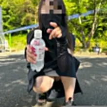 県民ならすぐにどこかわかると思う 滑り台滑った時にパンツ丸見えになってた👍 おやつの時もパンチラしてて前のおじさんがガン見してて興奮しちゃいました #NTR…