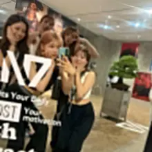 N7 初POPUP無事に終了しました〜😭🙏 なんと…1000人を超える方が 会場に来てくださいました😭 台風でお足元の悪い中、 足を運んでくださった皆さん 本…