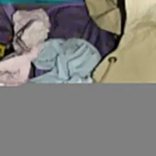 출장갔다온후 캐리어안ㅎ ㅎ 급하게 벗은건지 벗겨진건지 분홍색스타킹이 엄청돌돌말려져있네요ㅎ ㅎ ㅎ하늘색스타킹은 내가 따로두었는데ㅋ 왜챙겨간건지모…