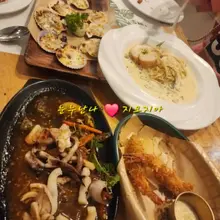 휴가중 외국에서도 열심히~~~ 휴가중 만나주신님들 감사합니다 덕분에 즐거웠습니다. @ZZcouple_ @bestjung2141 @sslala7…