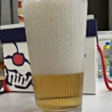 오랫만에 벙을 갔더니ㅋㅋ 술을 준건가? 거품을 준건가? 나이먹었다고 뒷방노인네 취급인가?ㅋㅋ